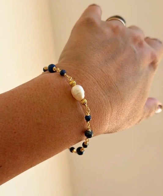 Pulsera Sephora Enkadenadas – Piedras Naturales y Perla de Río, Entorchado Artesanal con Cierre en T